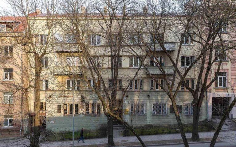 „Profesorių namo – Tauro g. 10 – įžymybių istorijos”