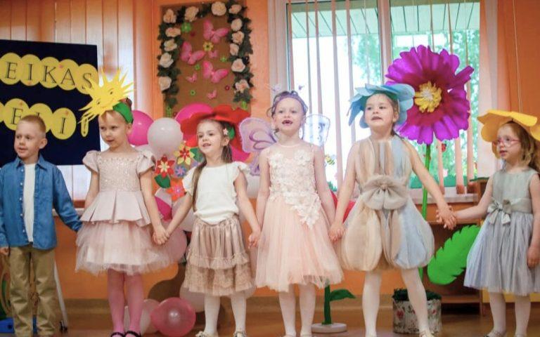  Su meile – mamai ir vaikystei!