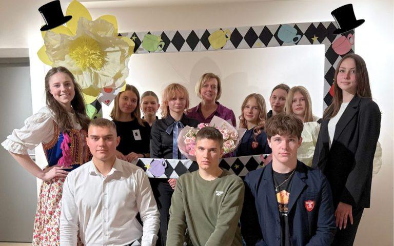 Dzień Nauczyciela– artystyczna podróż wdzięczności