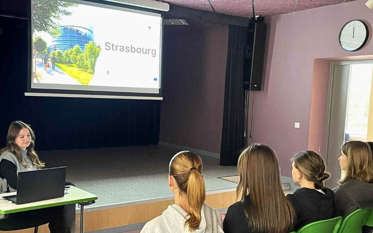 Susitikimas su absolvente, EYE 2025 renginio Strasbūre dalyve