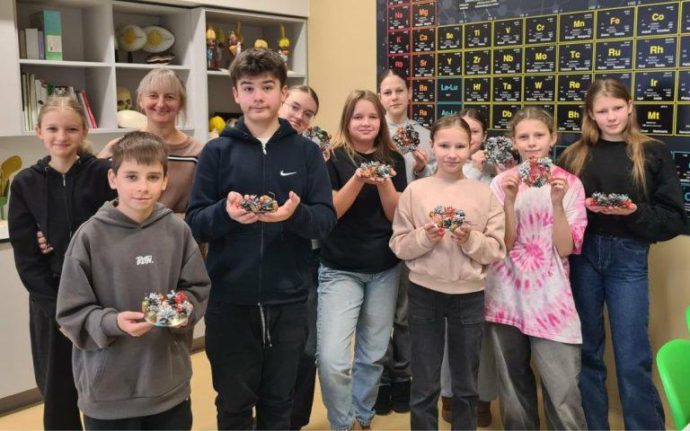 Ozdoby świąteczne podczas lekcji wychowawczej