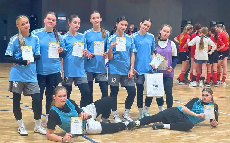 Merginų komanda – LMŽ zoninių futbolo varžybų vicečempionė