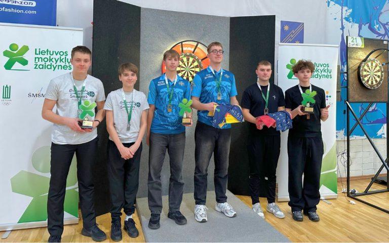 Mokinių sėkmė LMŽ smiginio finalinėse varžybose
