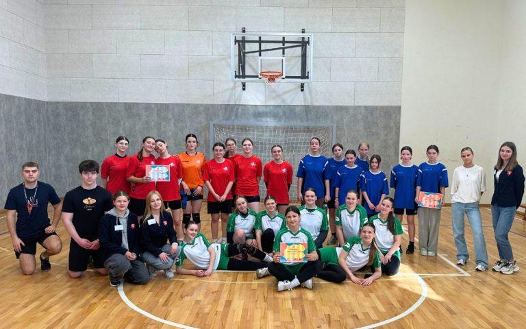 Mūsų gimnazija – „LadyGolas” – čempionė