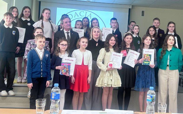 Sukces uczniów w konkursie recytatorskim