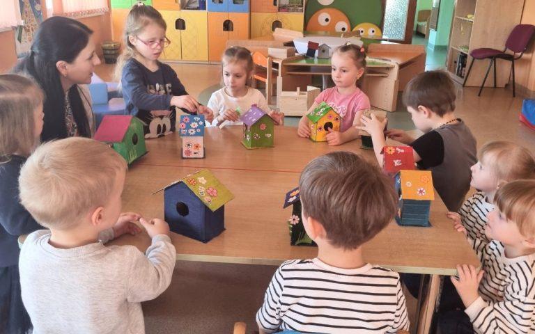 Maži nameliai mūsų sparnuotiems draugams