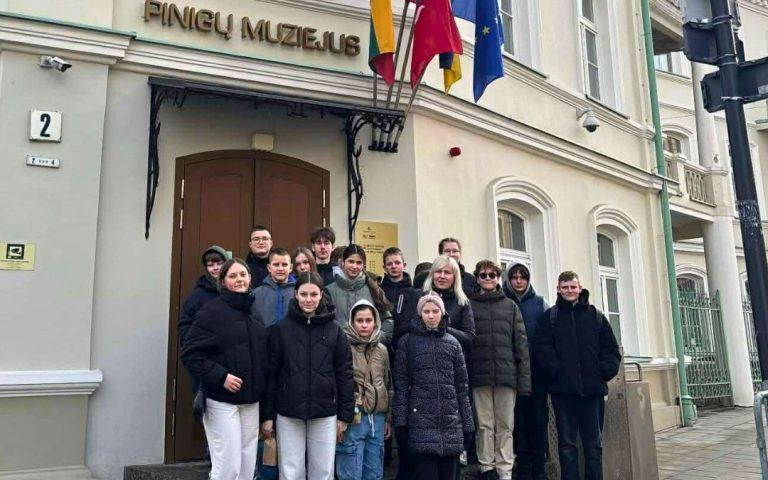 Iš kur atsirado pinigai?